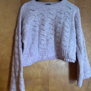 Soft pink slightly cropped, airy sleeves